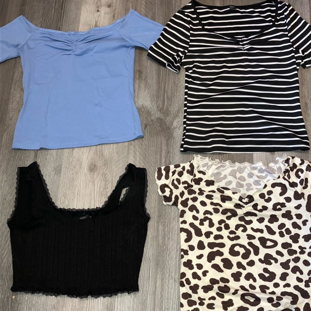 💜3 for $10💜4 pc MEDIUM TOP BUNDLE (4 shirts)